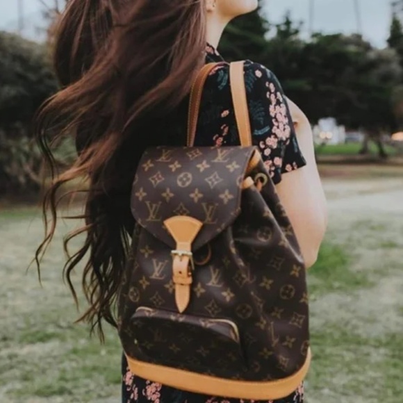 Louis Vuitton Monogram Montsouris MM Backpack - Picture 5 of 13